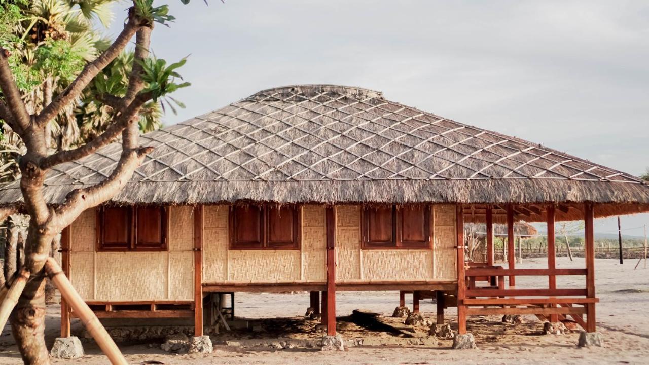 Costa Beach Resort & Club Waingapu Exterior photo