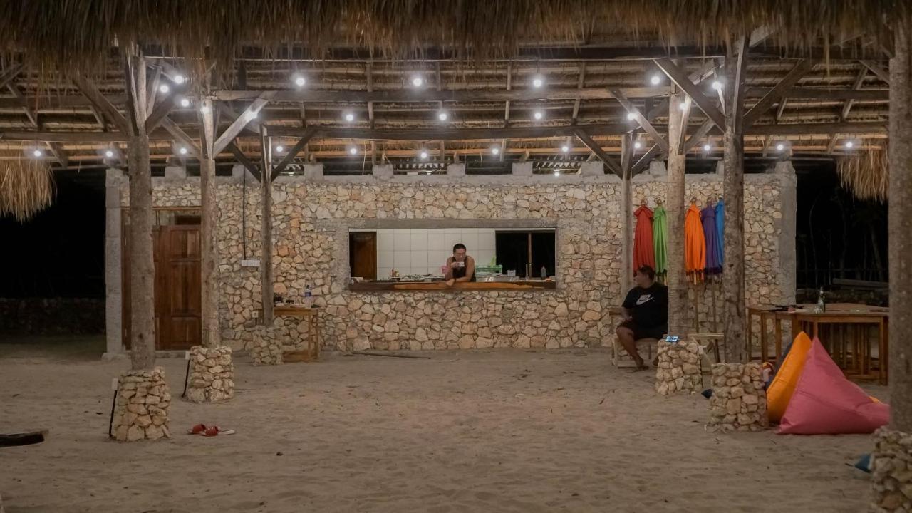 Costa Beach Resort & Club Waingapu Exterior photo