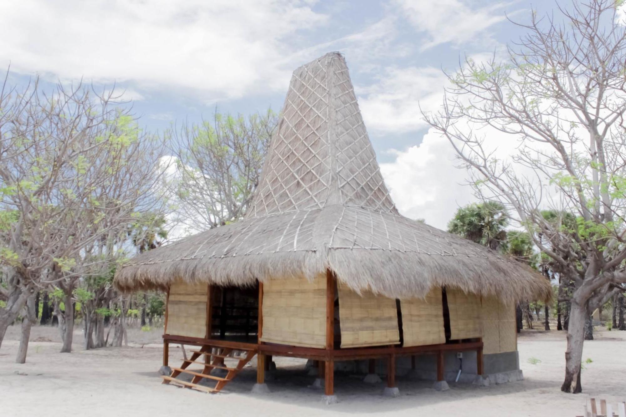 Costa Beach Resort & Club Waingapu Room photo