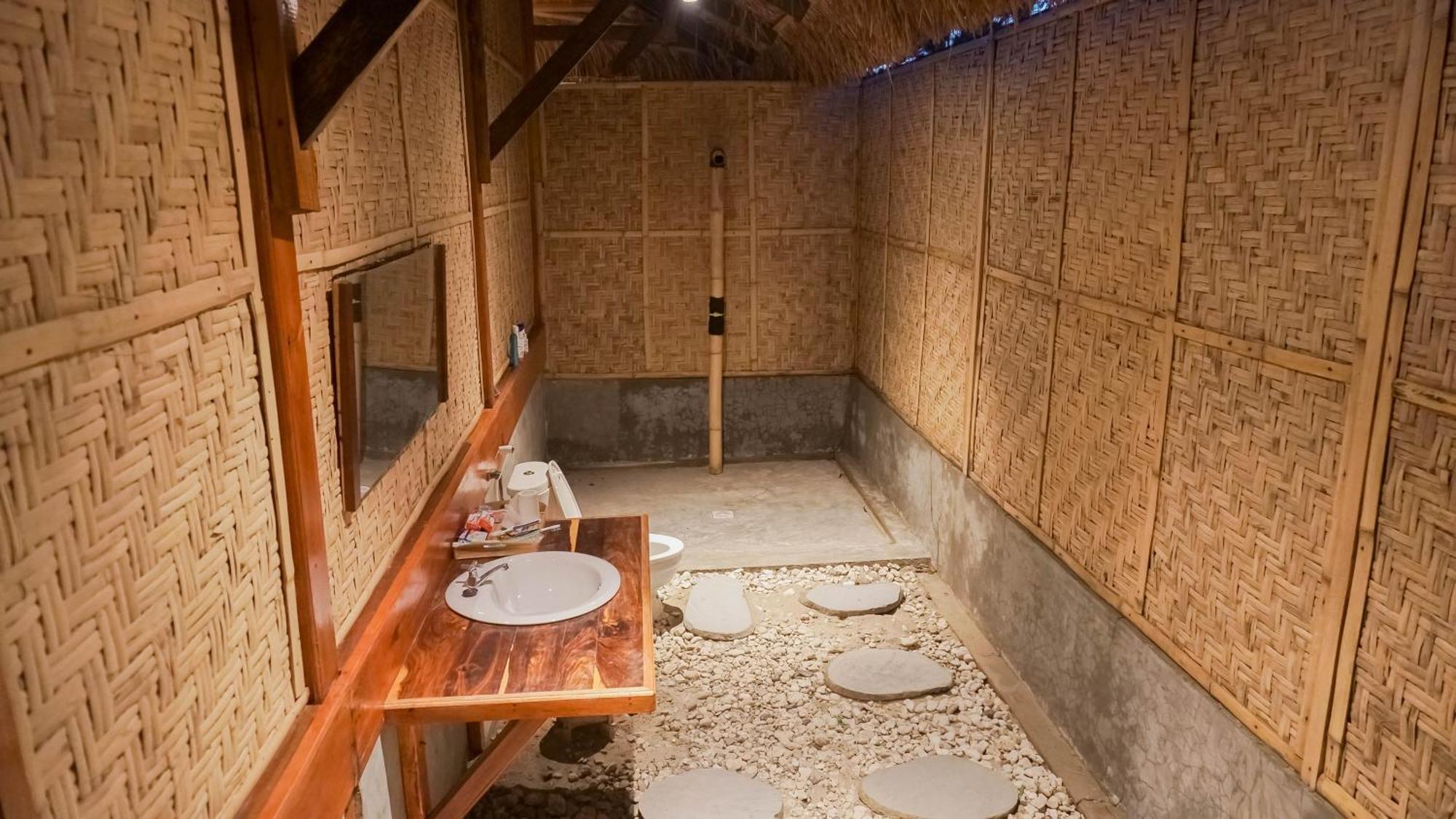 Costa Beach Resort & Club Waingapu Room photo